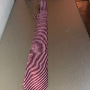 Necktie and cufflinks